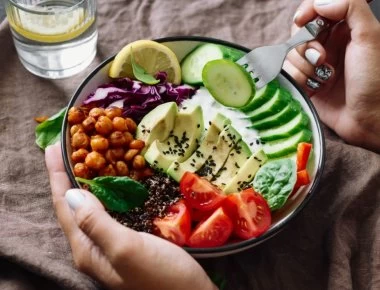 Αυτές είναι οι δέκα τροφές που μας κάνουν ευτυχισμένους